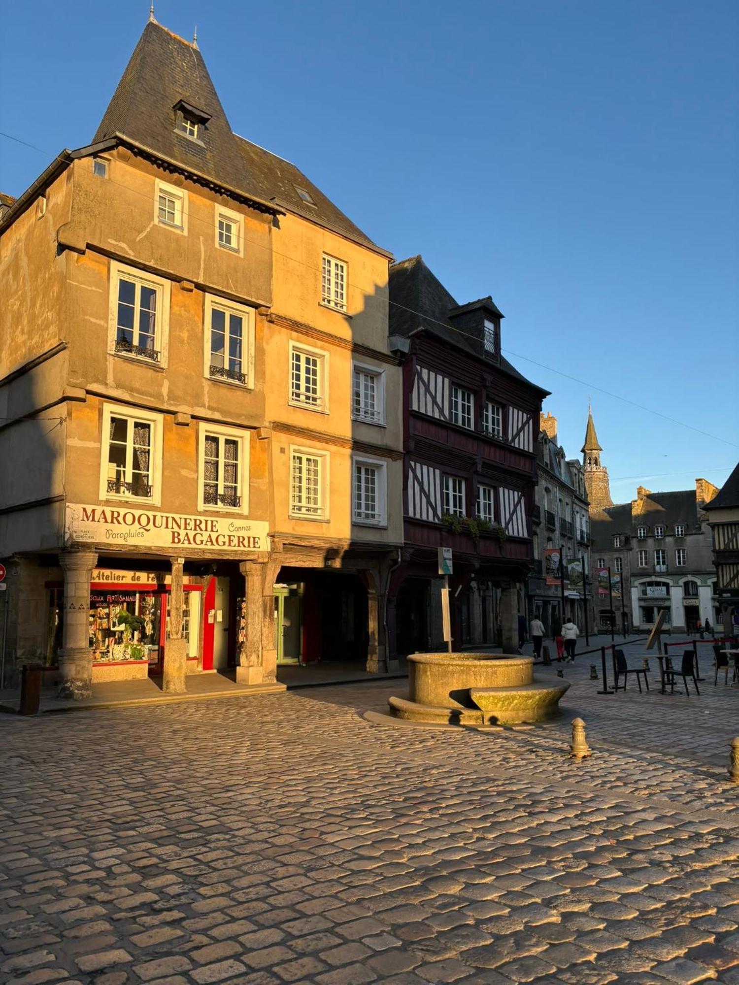 Spacieux Au Coeur Du Centre Historique De Apartment
