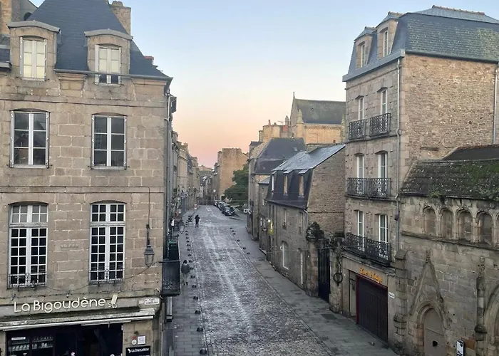 Spacieux Appartement Au Coeur Du Centre Historique De Dinan